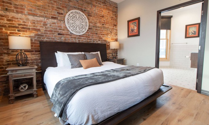 Duluth Apartment | Luxury Residential Suite Duluth Press 301