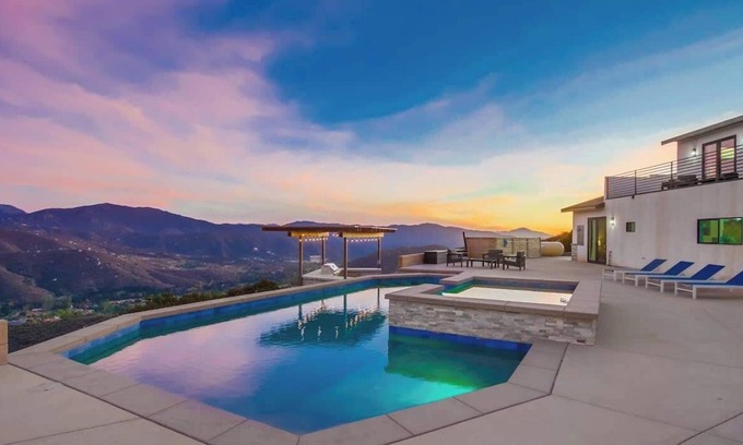 El Cajon House | Luxury Resort Home with Pool & Golf Simulator