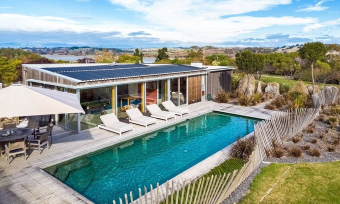 Tasman House | Luxury Retreat House in Kina - Tasman Bay, Nelson