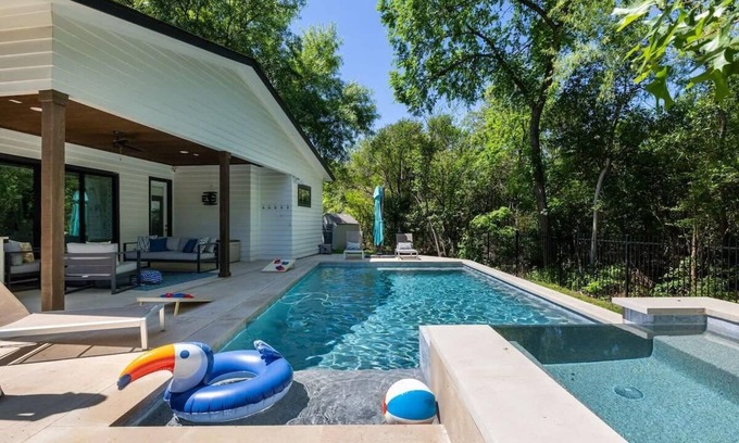 Galindo House | Luxury Retreat - Pool & Spa - South Austin Oasis