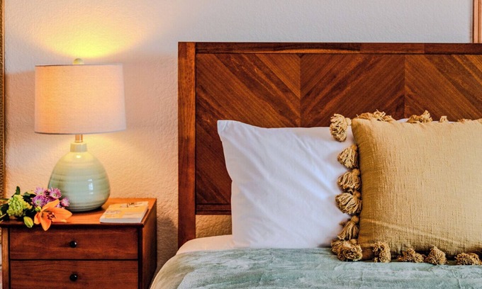 Lafayette House | Luxury Retreat w/Hot Tub, Home Theater & more. Kid & Pet Friendly!