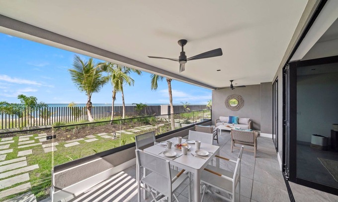 Brighton Apartment | Luxury Romantic Beachfront Condo - Allure 102