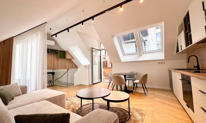 Mariahilf Apartment | Luxury Rooftop - with Terrace in popular area