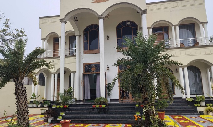 Sawai Madhopur Hotel | luxury room and beautiful garden. located at main ranthambore