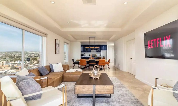 Centro Playas Condo | Luxury Rosarito Beachfront 2 Bedroom 5 min Walk 2 Baja beach fest papas & Beer