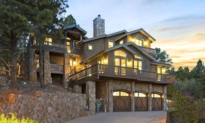 Flagstaff House | Luxury Rustic Home in the Pines with Panorama Views-On trails & 5 min. to town
