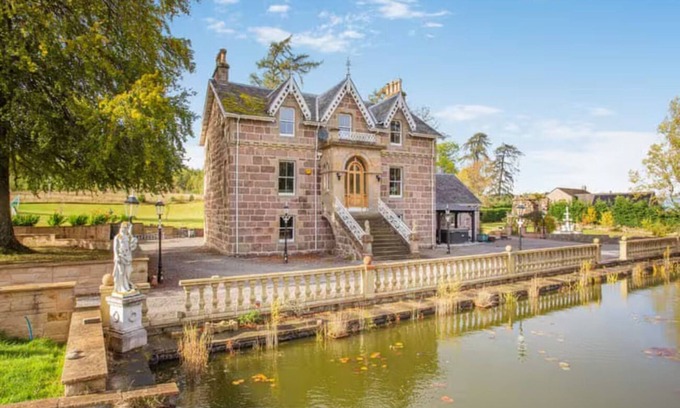 South Galson House | Luxury Scottish Country House, hot tub, salmon fishing on the River Nairn