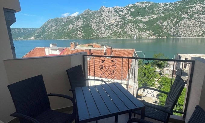 Risan Apartment | Luxury seaside apartment with Risan bay view and two bedrooms