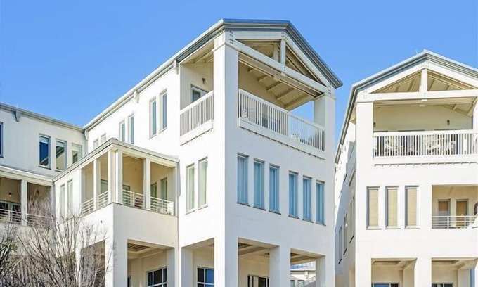 Seaside Condo | Luxury Seaside, FL Penthouse With Gulf Views! + 2 Adult Bikes!