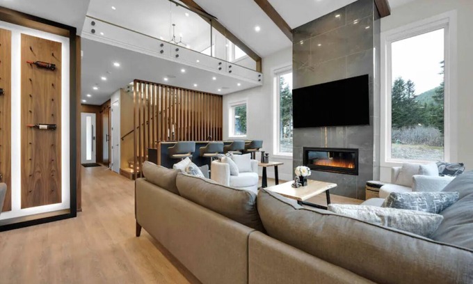 Hemlock Valley House | Luxury Ski Retreat in Hemlock