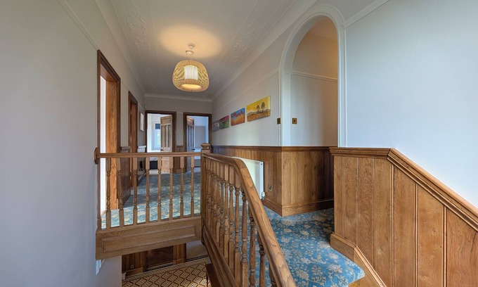 Rhos on Sea House | Luxury, Spacious Family House w/large garden. Pet Friendly. Walk to beach.