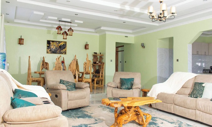 Nanyuki Villa | Luxury stay in Nanyuki. Family-friendly villa near Olpajeta. Mount Kenya views