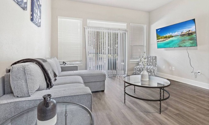 Nassau Bay Apartment | Luxury Stay Near NASA | Quiet & Corporate Ready