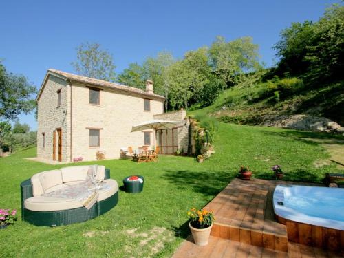 Monte San Martino Villa | Luxury Stay with Garden
