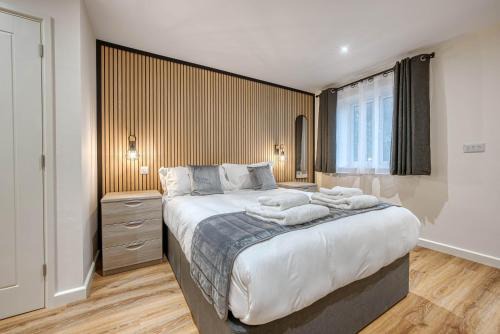 Priors Marston Apartment | Luxury Stockton Studio Rooms, Free WiFi & Parking
