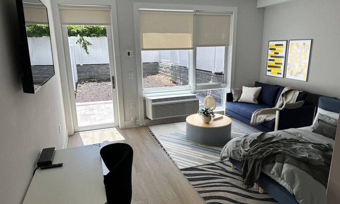 Historic Downtown Apartment | Luxury Studio Apartment - 7 Min Walk NYC Train