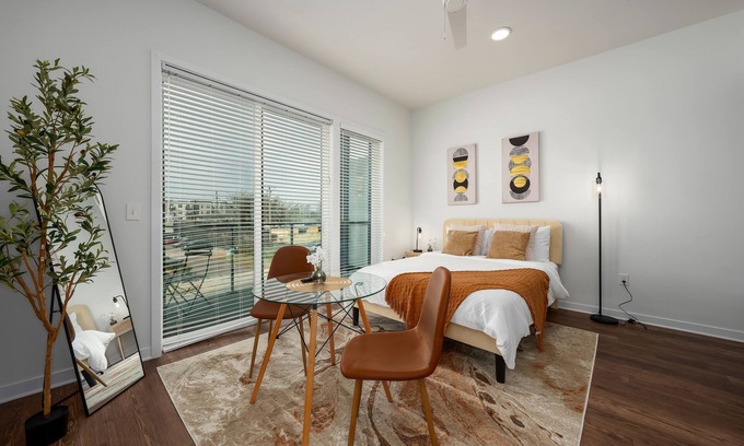 Birmingham Apartment | Luxury Studio in Prime Location l Private Balcony!