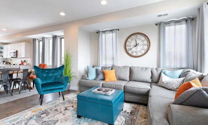 Edgewater House | Luxury Townhouse at Sloans Lake close to Downtown Denver