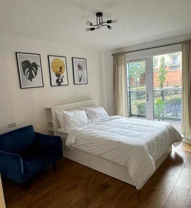 Gascoigne Apartment | Luxury Two Bedroom Apartment