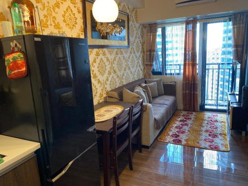 San Antonio Apartment | Luxury Urban Bliss-Stylish 3 Bedroom 4room Makati Oasis in Air residence