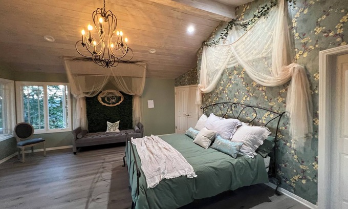 Escondido Villa | Luxury vacation home, beautiful decor and views! natures 20 acre villa