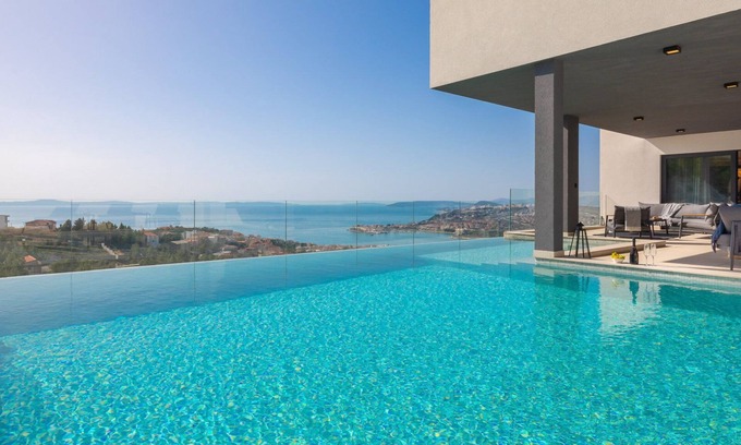 Podstrana Villa | Luxury Villa Cosmopolitan with Pool