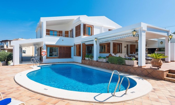 Portocolom Villa | Luxury Villa Garrido very close to the Arenal beach in Portocolom