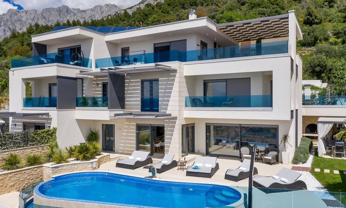 Moca Villa | Luxury Villa Grand Vision with Pool