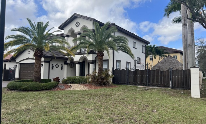 Miami Lakes House | Luxury villa. House-10 guest/Hot Pooll-Spa