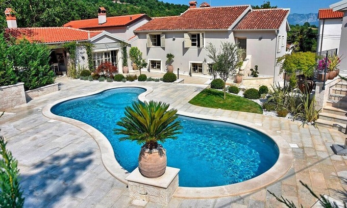 Jakomici Villa | Luxury Villa in Svici