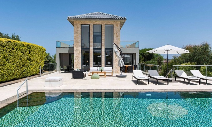 Tersanas Villa | Luxury villa in the charming Akrotiri peninsula