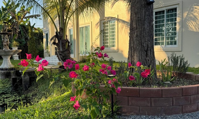 San Pa Thong Villa | Luxury Villa Lacroix Organic FarmStay Chiang Mai