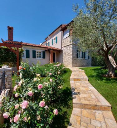 Buici Villa | Luxury VILLA LE ROSE