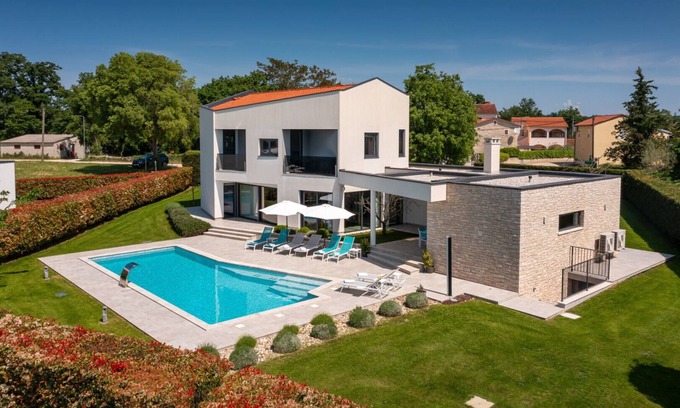 Kringa Villa | Luxury villa Nada with pool in Tinjan