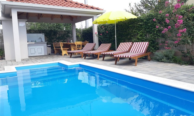 Kastel Stari Villa | LUXURY VILLA PETRA WITH 5 BEDROOMS NEAR SPLIT