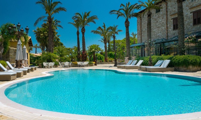 Partanna Villa | Luxury villa/Private Heated Pool/Private Garden