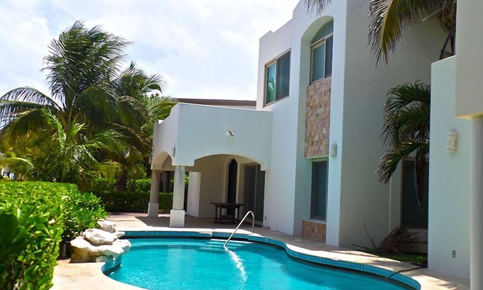 Playacar Fase I Villa | Luxury Villa! Steps from the Caribbean & Beach Access! Quick walk to town, WiFi!