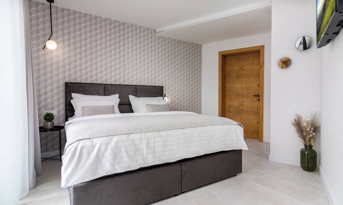 Tugare Villa | Luxury Villa TopHill offers heated infinity pool, Jacuzzi, Sauna, Media room .