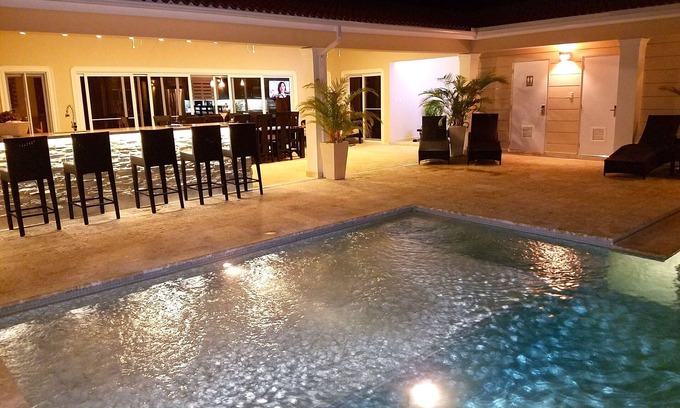 La Mulata Villa | Luxury Villa w/Infinity Pool *Staff Incl.*Hot Tub* Billiards Room*High Security