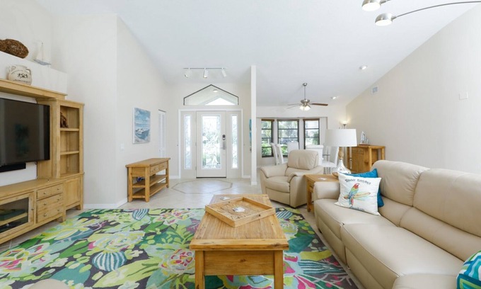 Punta Gorda Villa | Luxury Villa with Private Pool on Charlotte Harbor, Charlotte County Villa 1006