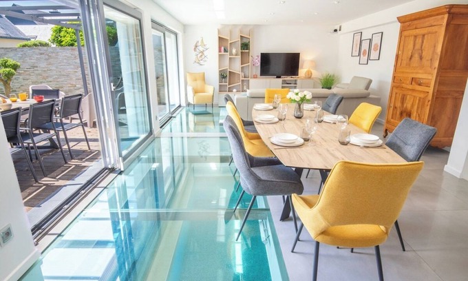 Larmor-Plage Villa | Luxury villa with indoor pool, 5 minutes from the sea via Groom*