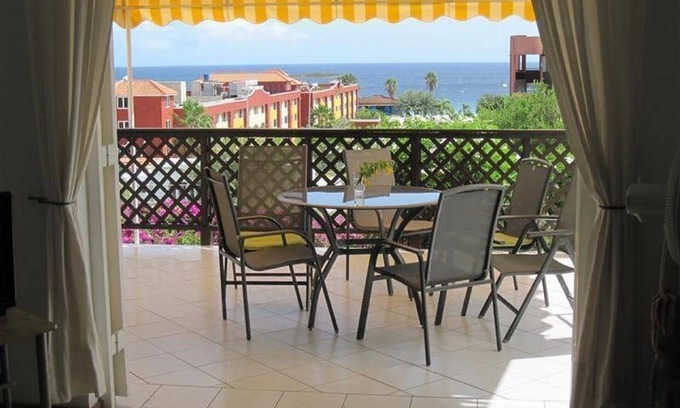 Piscadera Villa | Luxury villa with sea views in the secure Royal Palm Resort Pool
