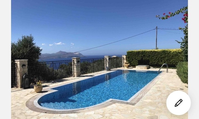 Kokkinon Khorion Villa | Luxury Villa With Seaview