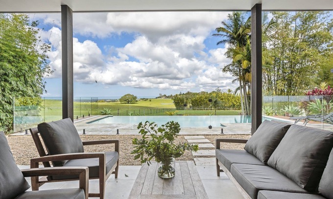 Newrybar House | Luxury Villas Born Kraal (With Car Parking)