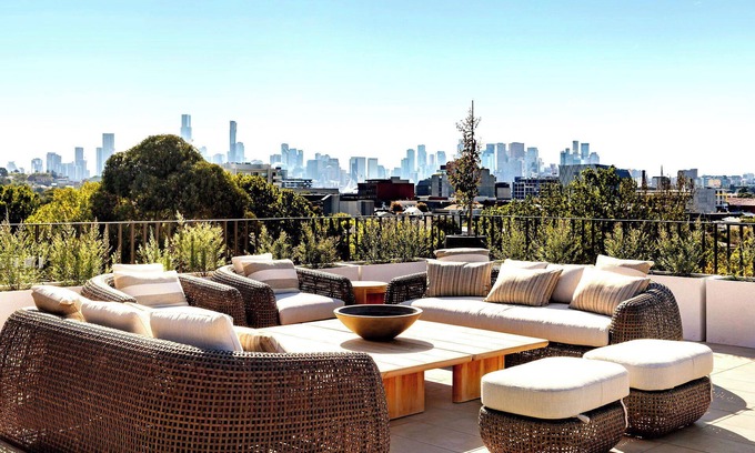South Yarra Apartment | Luxury Villas Como Penthouse (Melbourne skyline and river views)
