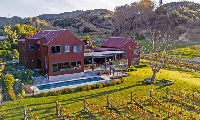 Eskdale Cabin | Luxury Vineyard Lodge in the Hawkes Bay