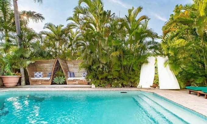 Hendricks and Venice Isles House | Luxury Waterfront bungalow off Las Olas with private pool and 50 foot dock
