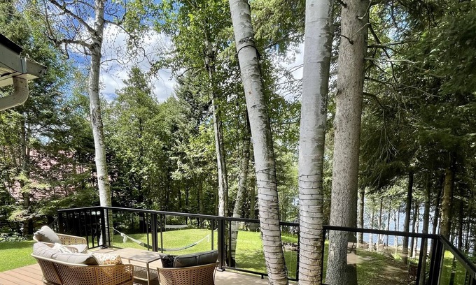Bonfield Cottage | Luxury waterfront cottage