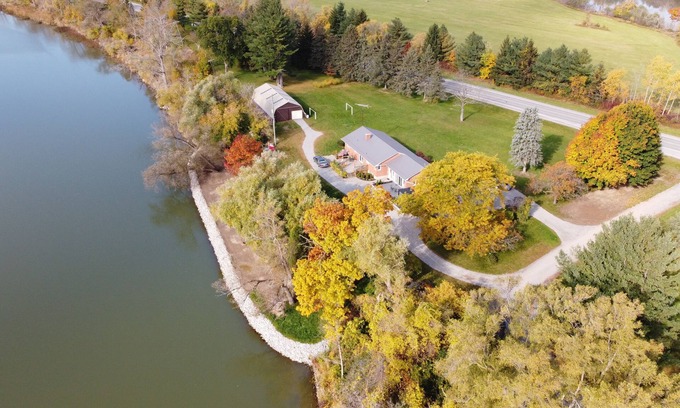 Winona Apartment | Luxury Waterfront Guest Suite
