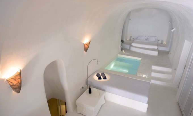 Oia Villa | Lydia's House, luxurious villa with indoor heated splash pool and Caldera view